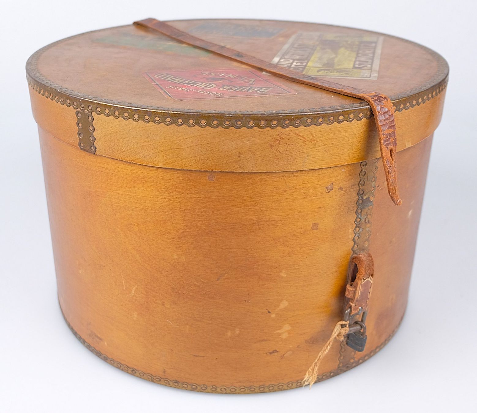 Altro in  Abbigliamento & Accessori: Antike Hutschachtel (Bentwood) – Usato da Volketswil venduto da brockipfannenstil 3