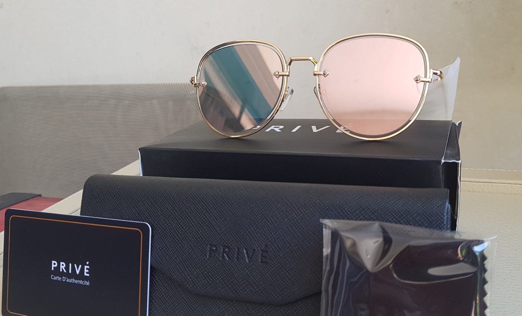 Occhiali & Lenti: Lunettes de soleil neuves – Nuovo e nell'imballaggio originale da Carouge GE venduto da Natcal22 1