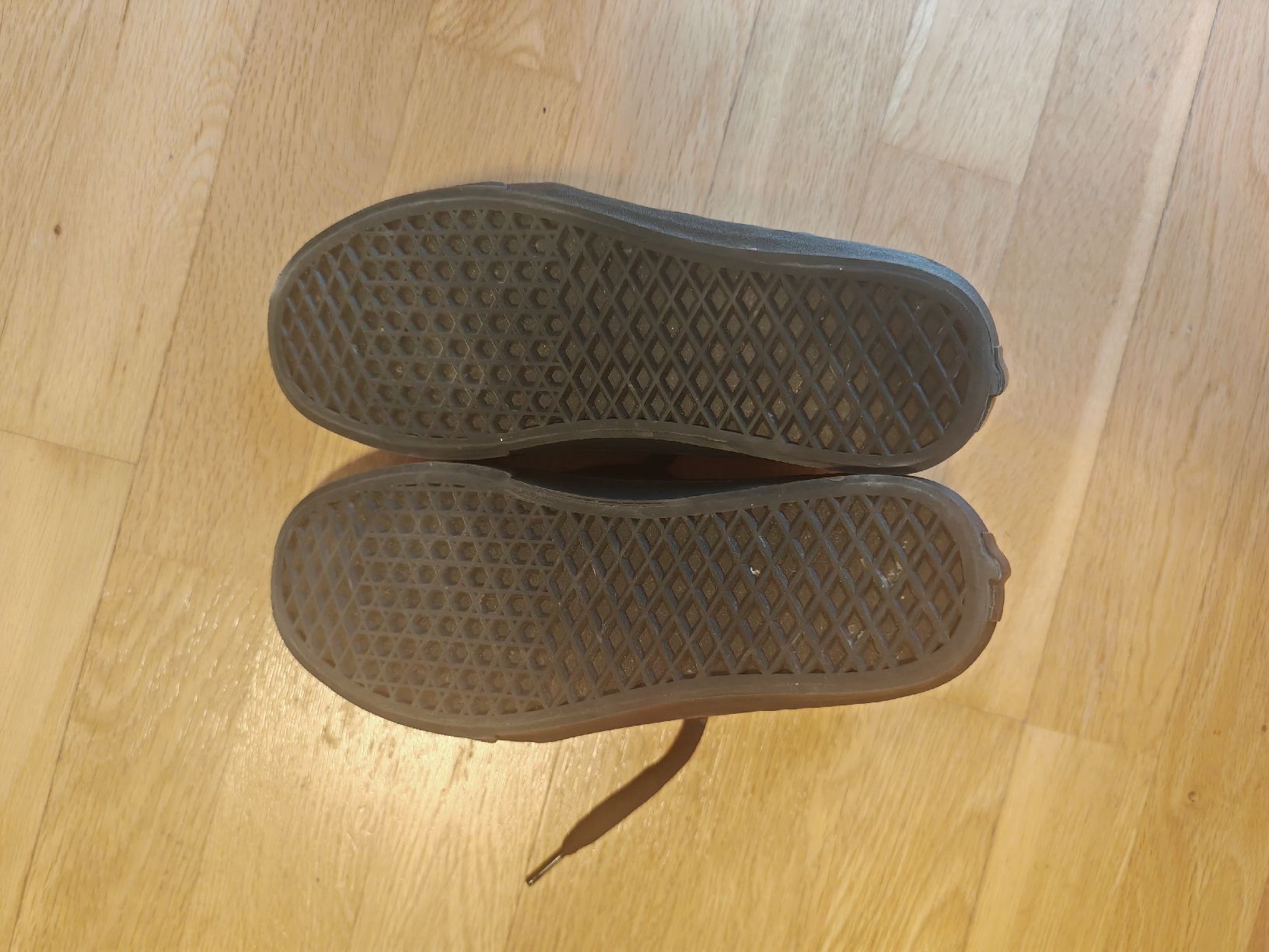 Vans Scarpe da uomo: Vans mid shoes (26,5) – Usato da Biel/Bienne venduto da pan_8tkf 1