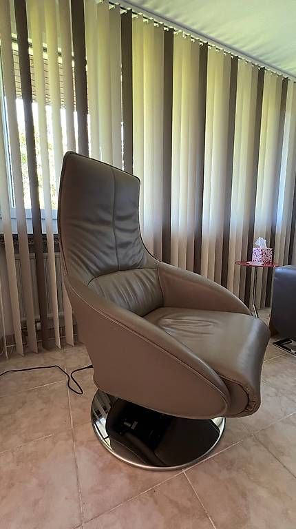 Poltrone: Relaxsessel "Twice" Leder elektrisch mit Akku – Usato da Binningen venduto da Soraya267 4