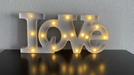Deko-Buchstaben Schriftzug LOVE weiss mit LED Beleuchtung