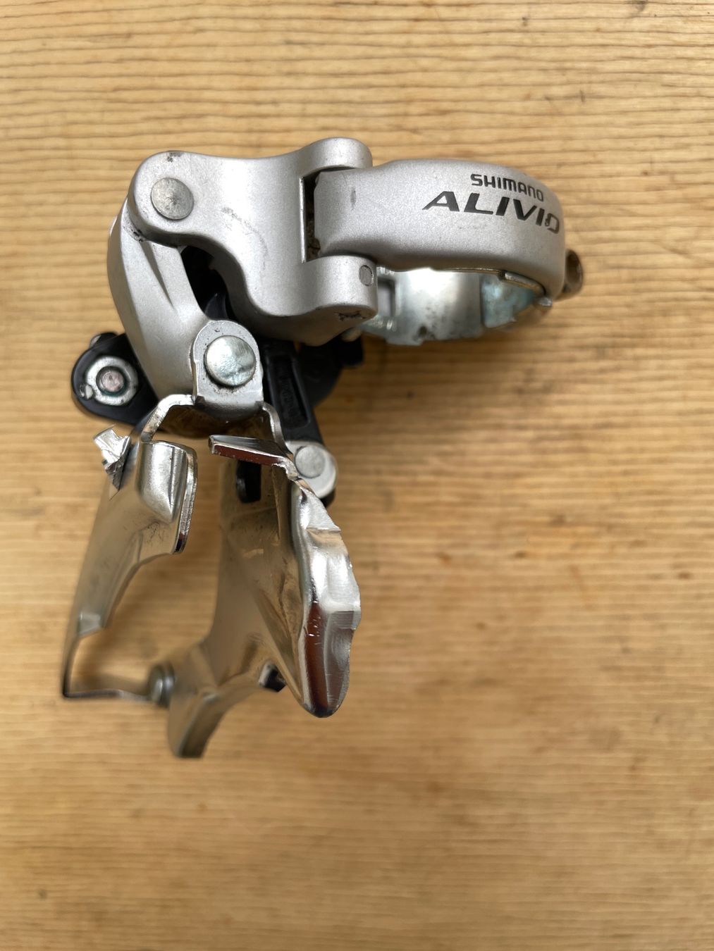 Shimano Pezzi di ricambio: Shimano Alivio FD-M413 dual pull – Usato da Basel venduto da l_2jvr