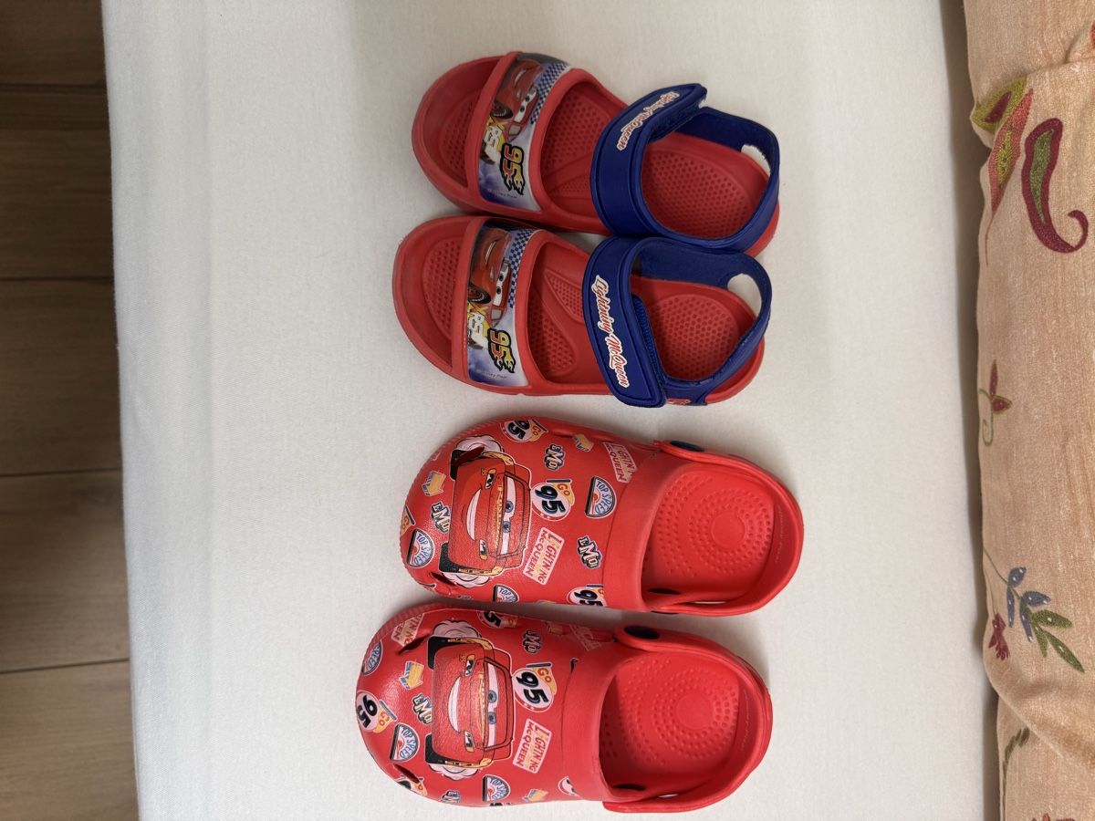 Scarpe per ragazzi: Kinder Sandalen Rot/Blau Lightning McQueen Grösse  – Nuovo (secondo la descrizione) da Oberengstringen venduto da lor_8y27 1
