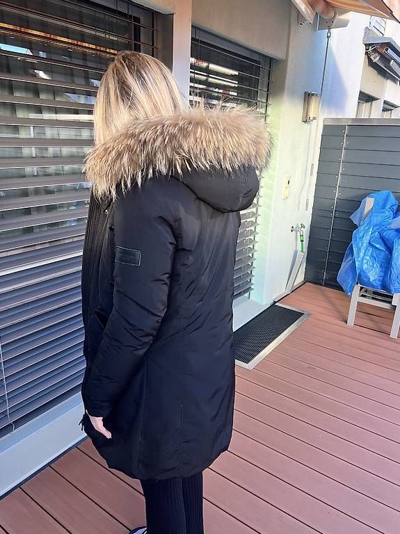 Vestes: Jacke mit Pelz – D'occasion à Amriswil par de-ka 1