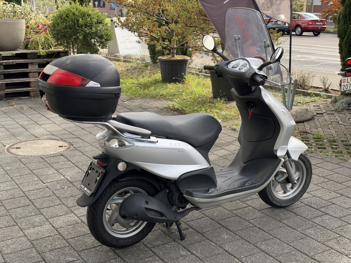 Piaggio Scooters: Piaggio Fly 125 – Gebraucht aus Meggen von leupimoto 2