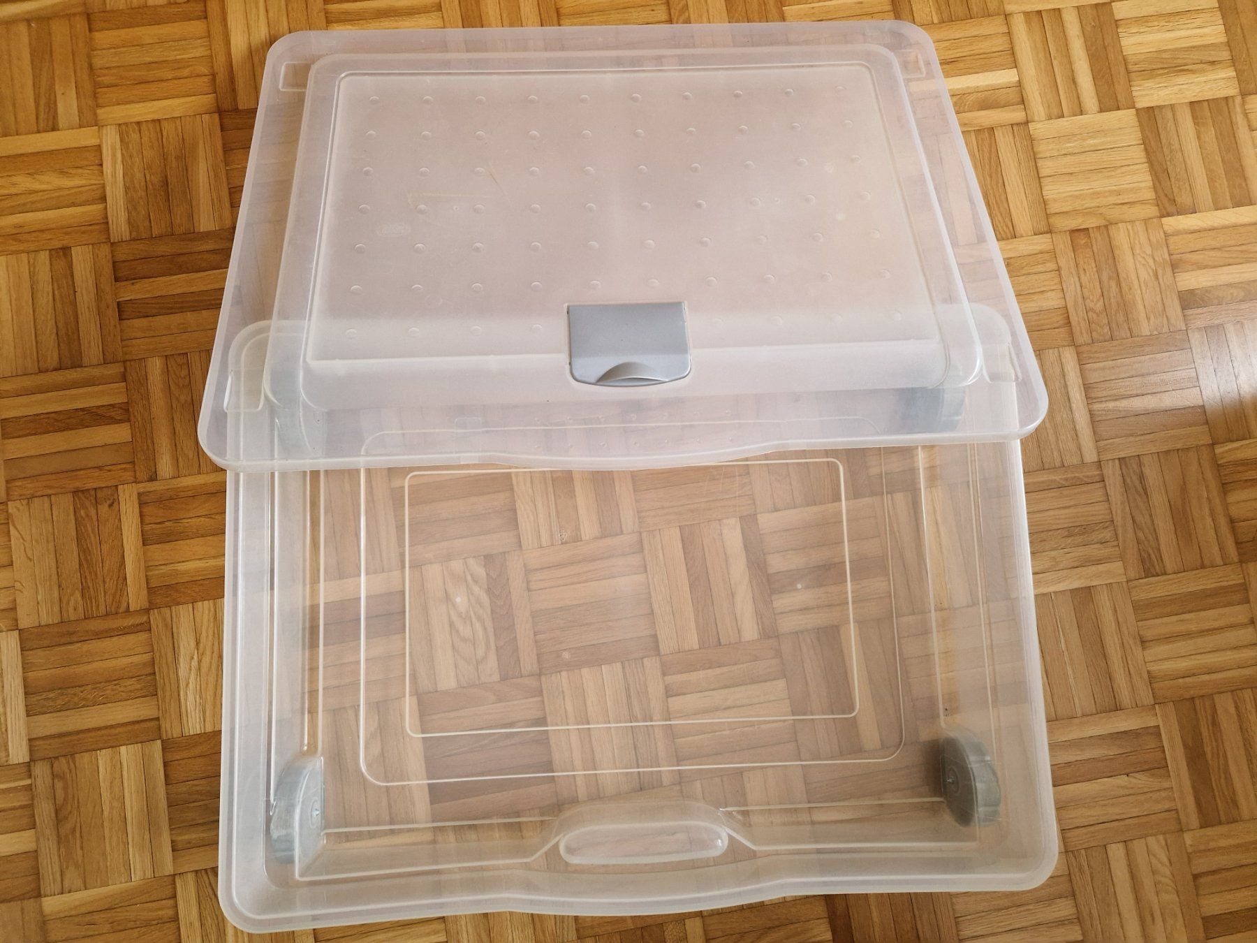 Rotho Contenitori & Simili: Unterbettbox mit Rollen von Rotho – Usato da Ursenbach venduto da Trasse 1