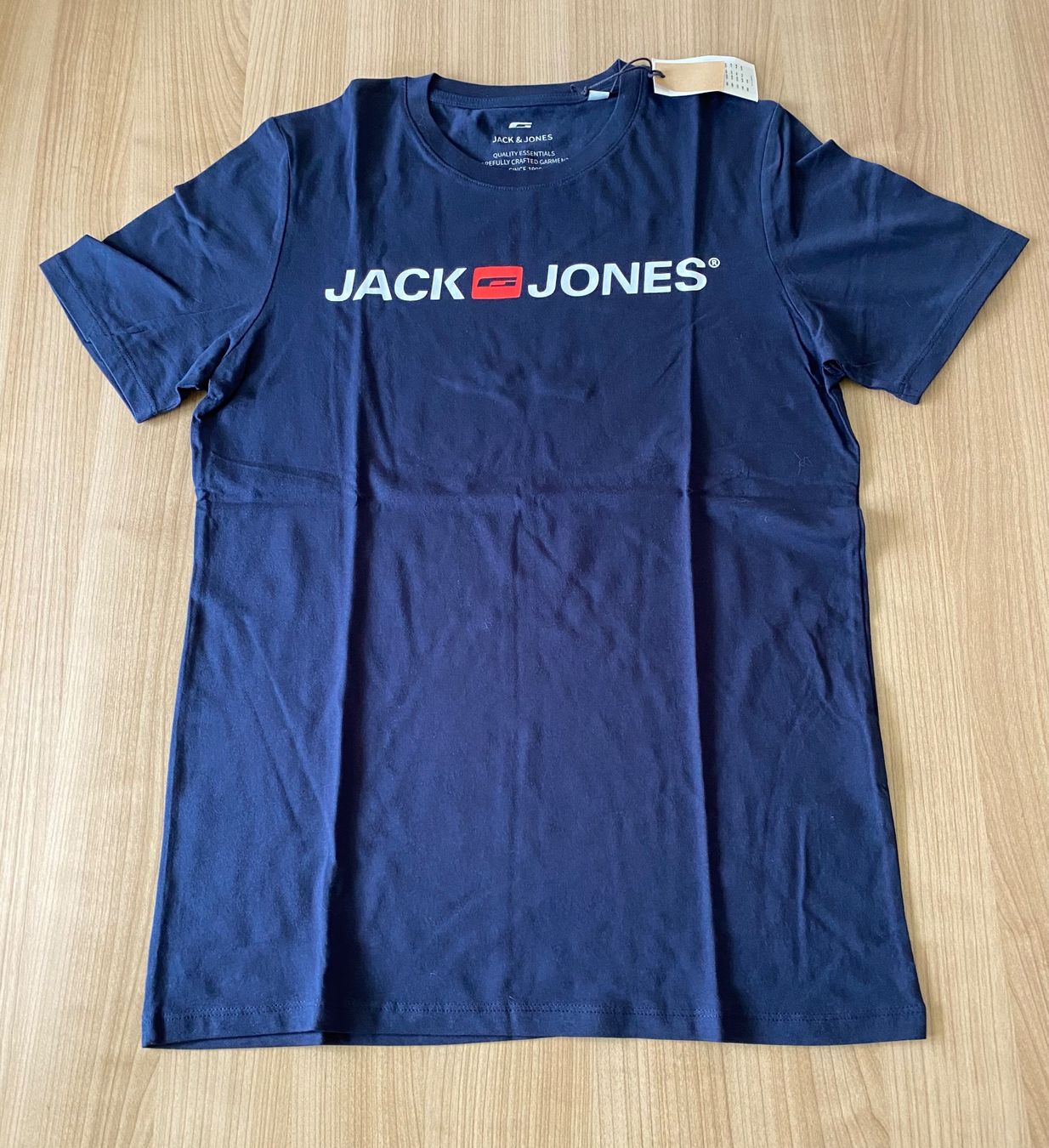 T-shirt: T-Shirt Jack&Jones - Grösse M - NEU – Usato da Galgenen venduto da bibibalu5