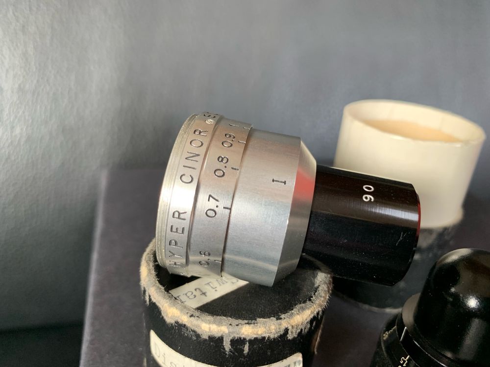 Som Berthiot Hyper Cinor 2,5/12,5 Lens Objektiv M16 mit Köcher