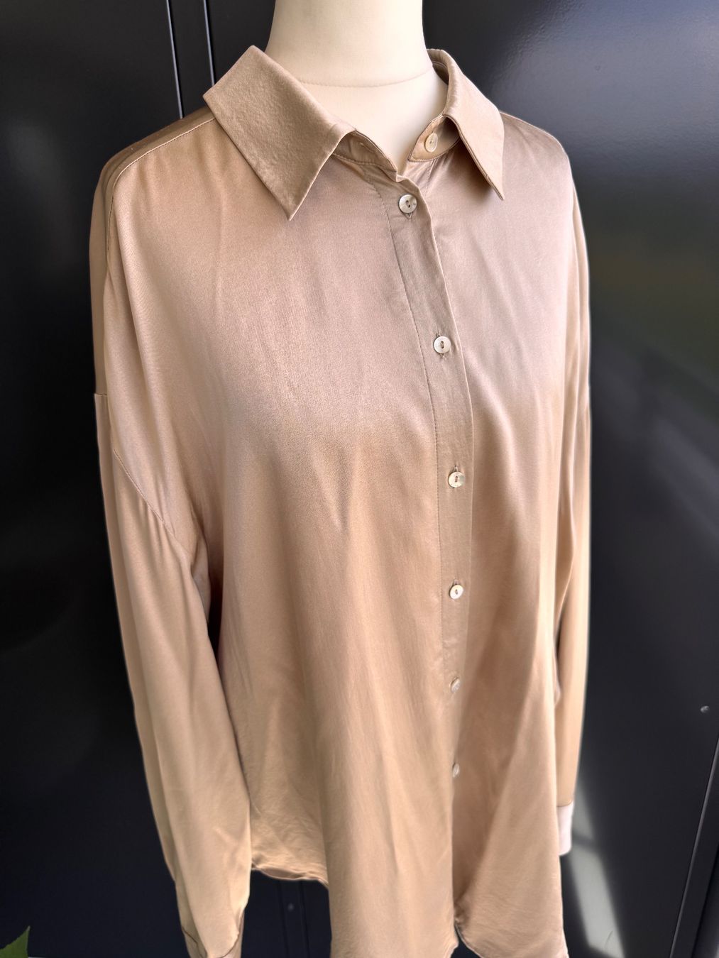 Grace Camicette: oversized Bluse Silk Seiden Beige One4me by Grace Gr. M – Usato da Rothrist venduto da Fondgruebe 1