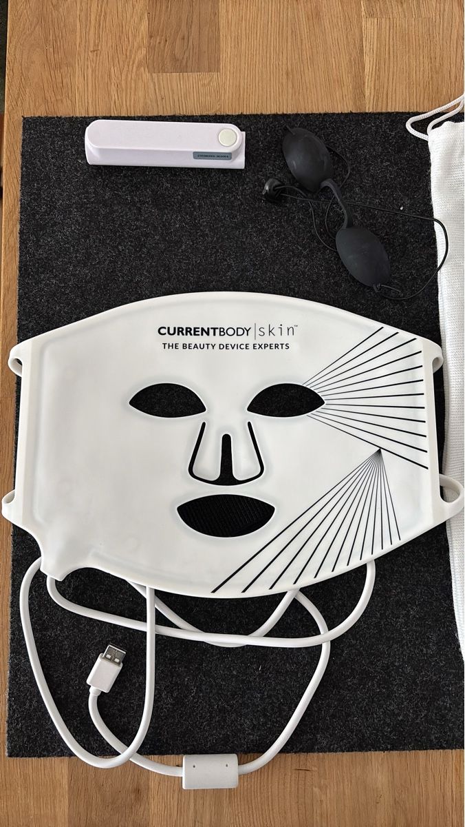 Gesichtspflege: CurrentBody Skin LED Mask - White – Gebraucht aus Zürich von kam_ysh2