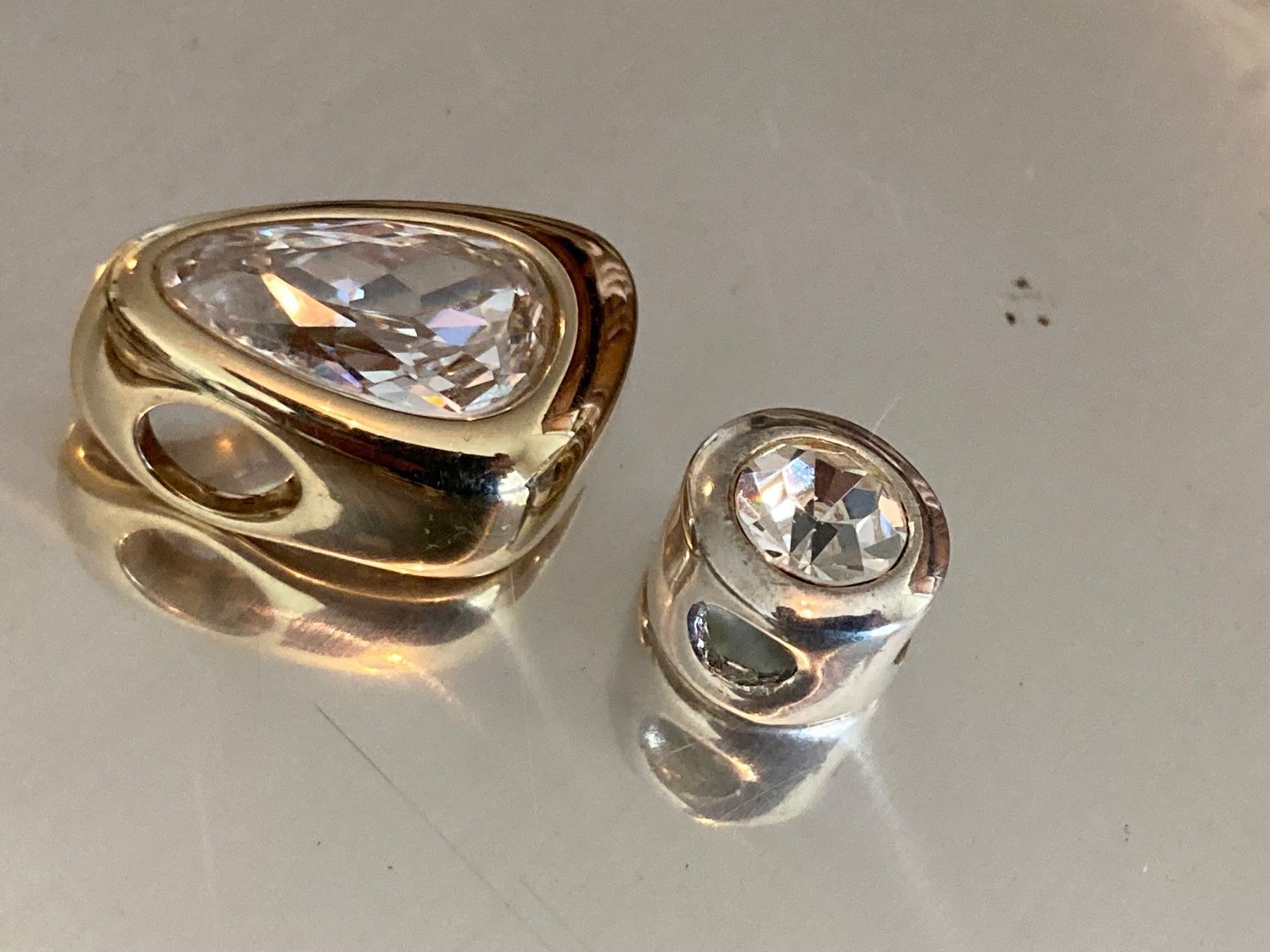 Ciondoli: Pendentifs en métal argenté et doré – Usato da Marly venduto da Antigona71 1