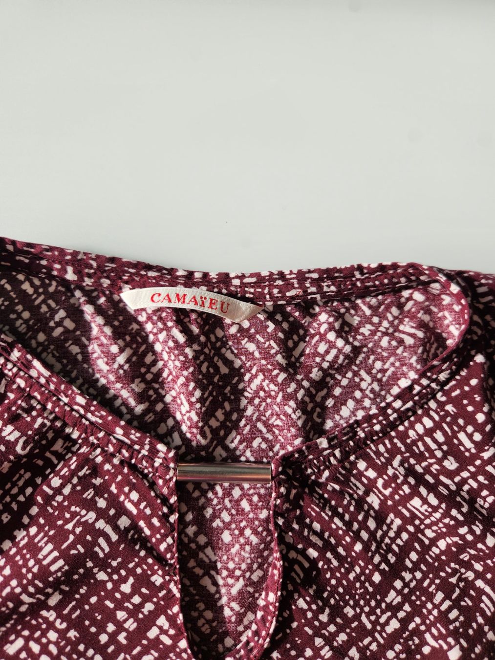 Top: Haut Camaïeu motif abstrait, taille S – Nuovo (secondo la descrizione) da Neuchâtel venduto da Virg30 2