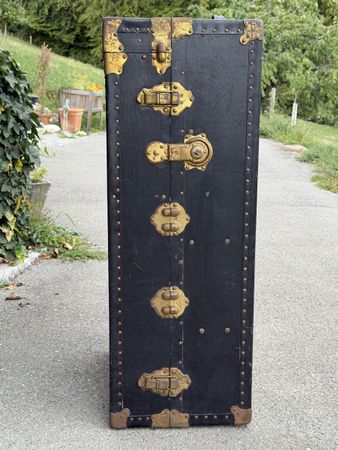 sehr schöner antiker Schrankkoffer