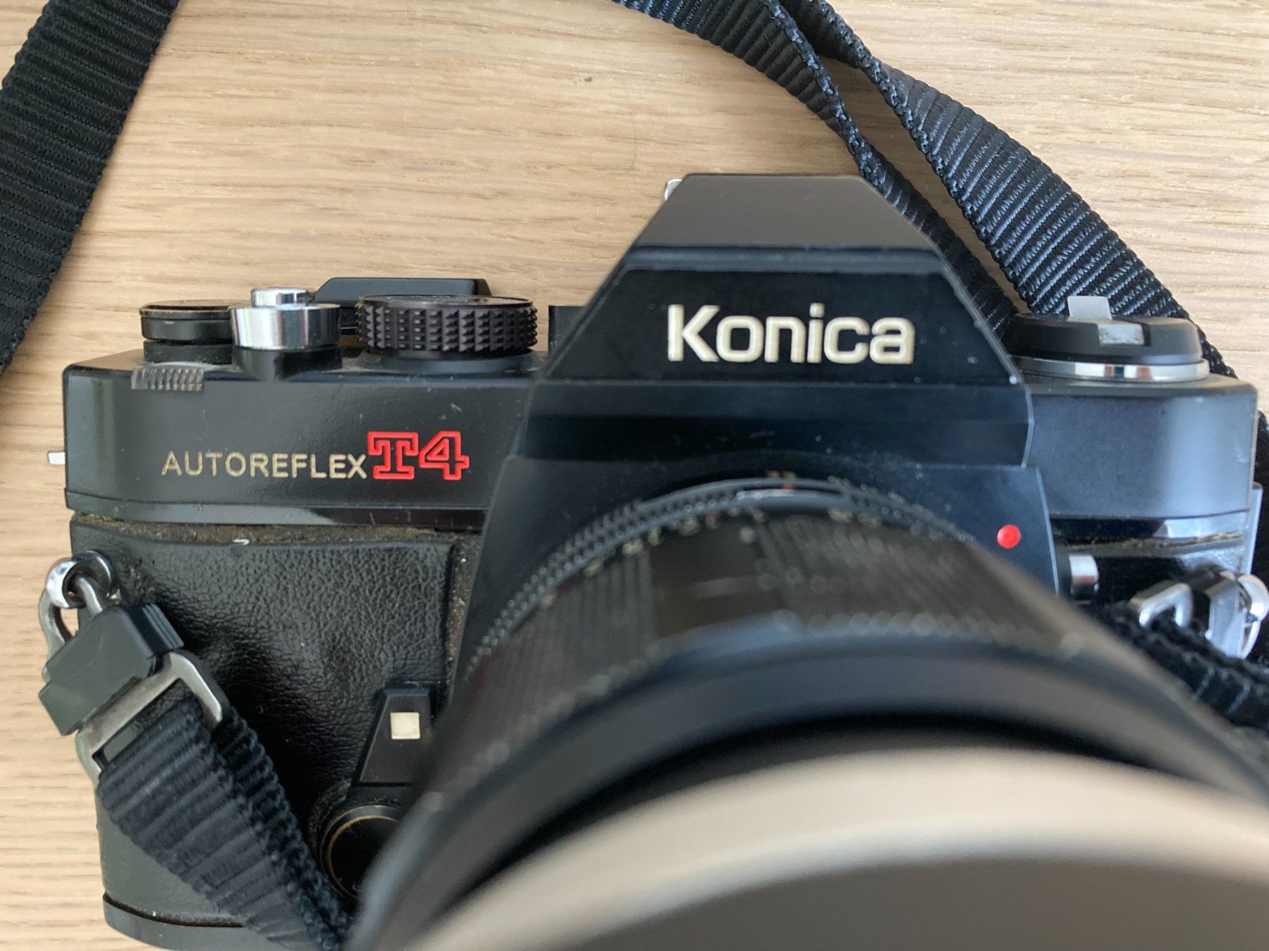 Konica Fotocamera: Konica T4 Autoreflex mechanisch mit Objektiven – Usato da Uster venduto da ju314