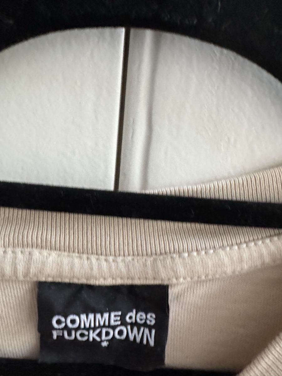 T-shirt: T-shirt Comme des Fuckdown – Nuovo (secondo la descrizione) da Auvernier venduto da Tatel2012 1