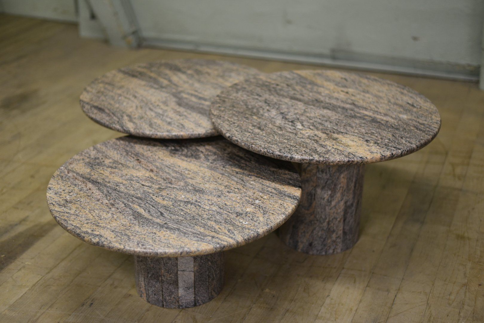 Tavoli: Designer Couchtische aus Granit – Usato da Lichtensteig venduto da UsedIN 1