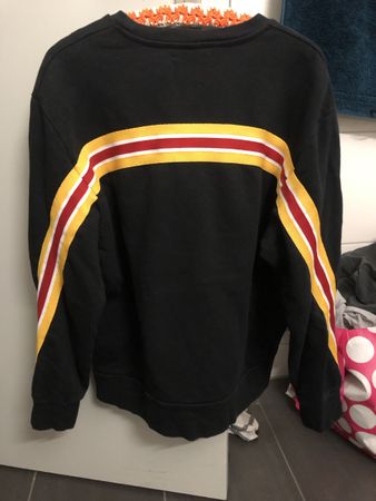 Topman Pullover Gr. M schwarz mit Streifen rot gelb weiss