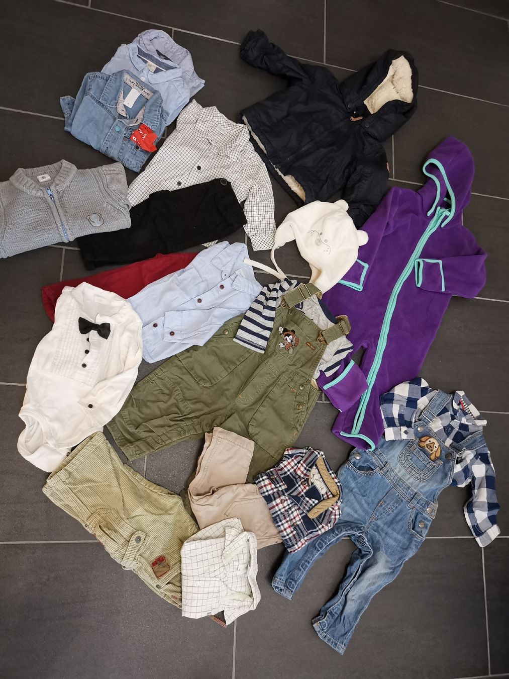 Lotti & Set di vestiti: Grosses Kleiderpaket Gr. 74 - Versand möglich – Usato da Matzendorf venduto da hauli2
