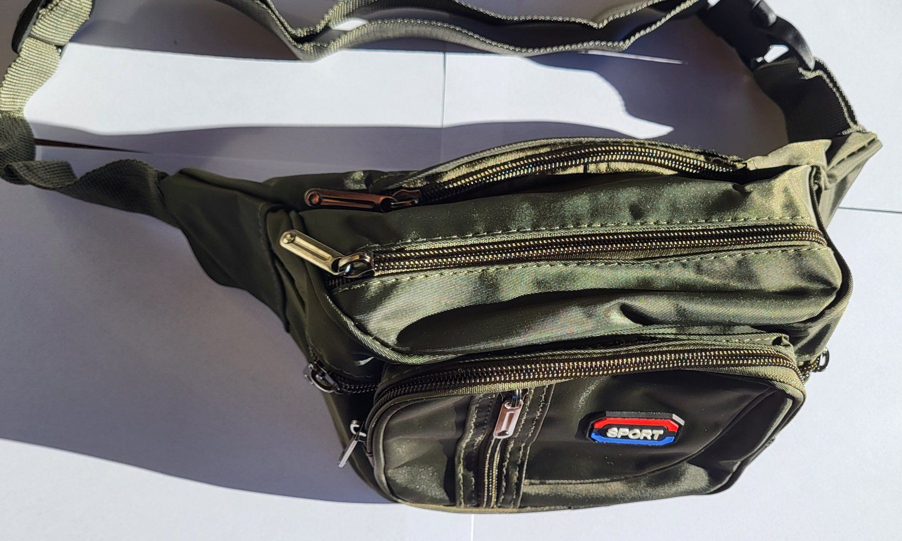 Borse: Olivgrüne Bauchtasche – Nuovo e nell'imballaggio originale da Figino venduto da MabaStore24 1