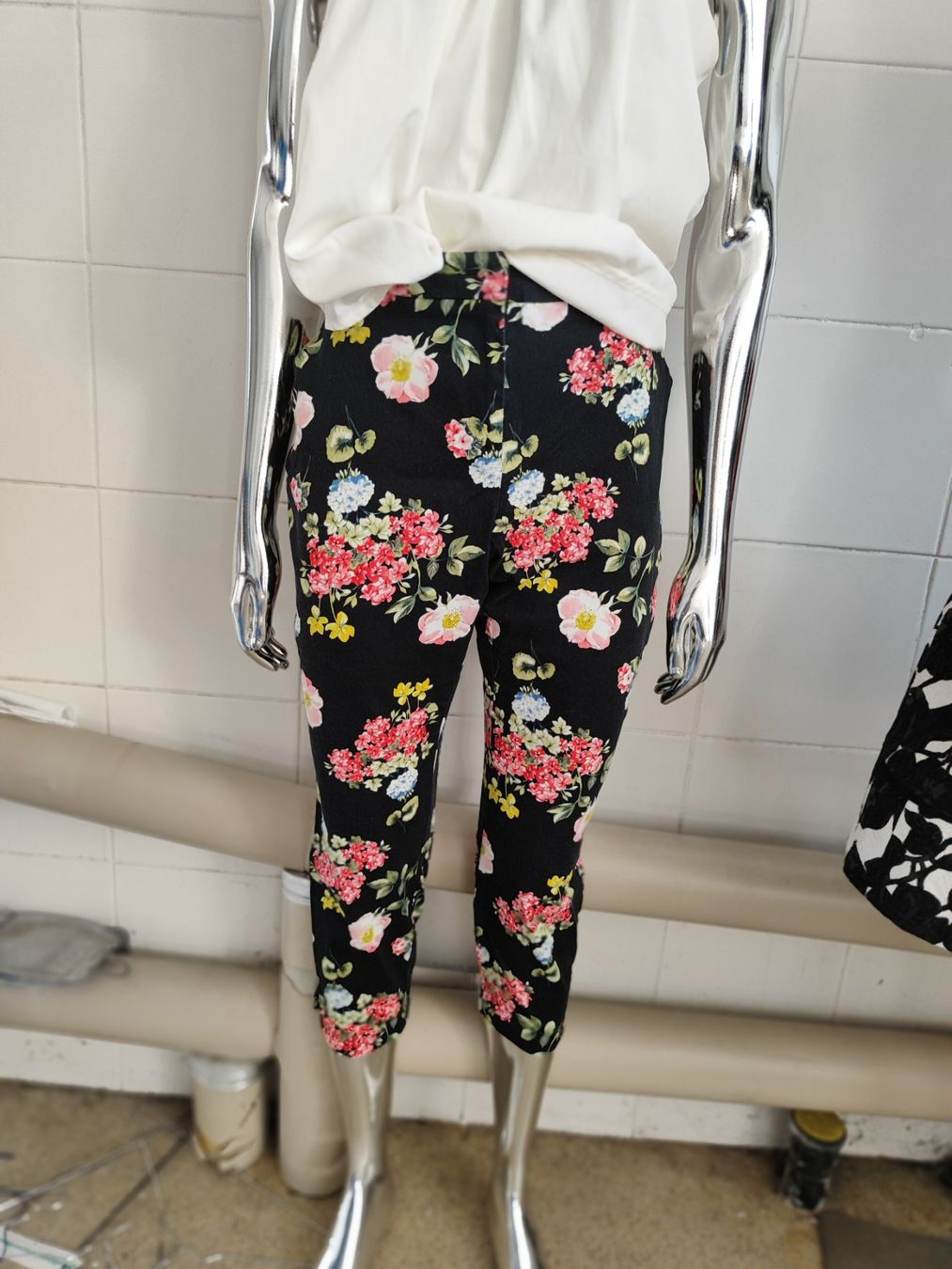 Pantaloni: Sommerhose GR 42 – Usato da Langnau am Albis venduto da Judithsebi 3