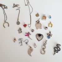 LOT  SILBER - ANHÄNGER UND HALSKETTEN 835 & 925 SILBER