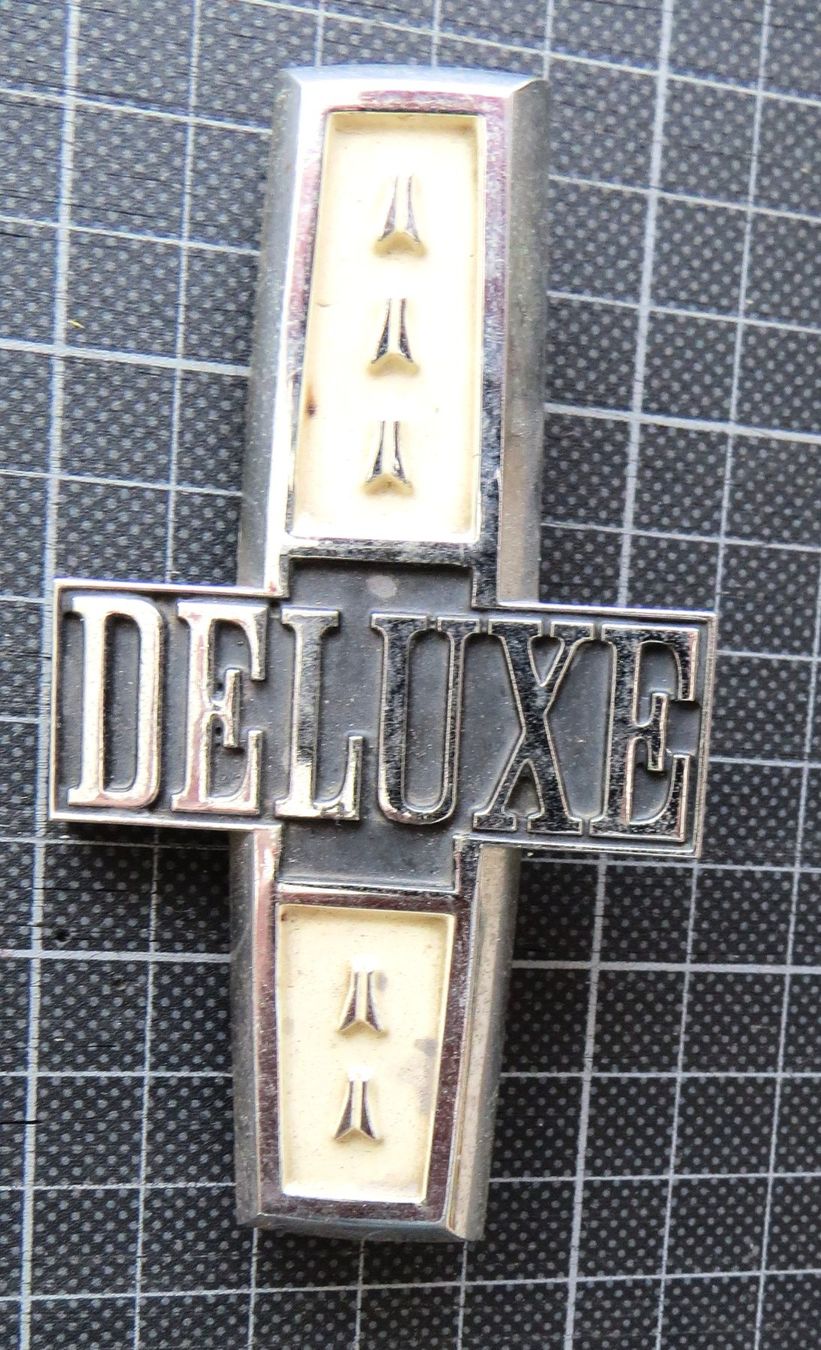 Tutti pezzi di ricambio auto: Datsun Deluxe Emblem – Usato da Ettingen venduto da campione_1