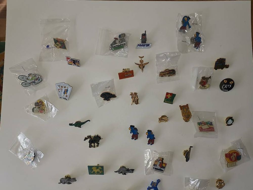Pins Sammlung / viele verschiedene Motive (Neu (gemäss Beschreibung ...