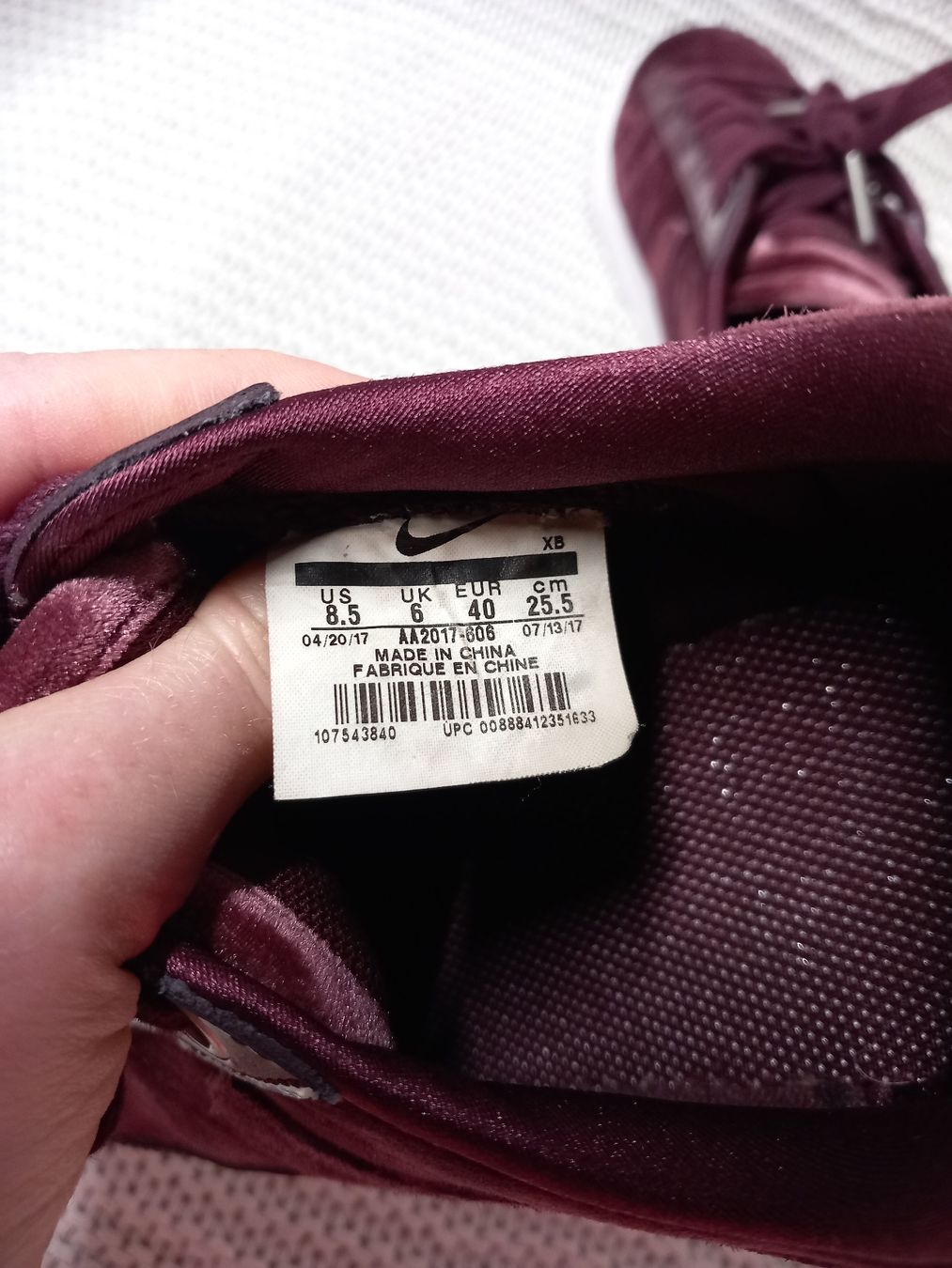 Nike Scarpe da donna: NIKE Samt Sneaker Gr.40 Bordeaux – Usato da Merligen venduto da muss_haben 4