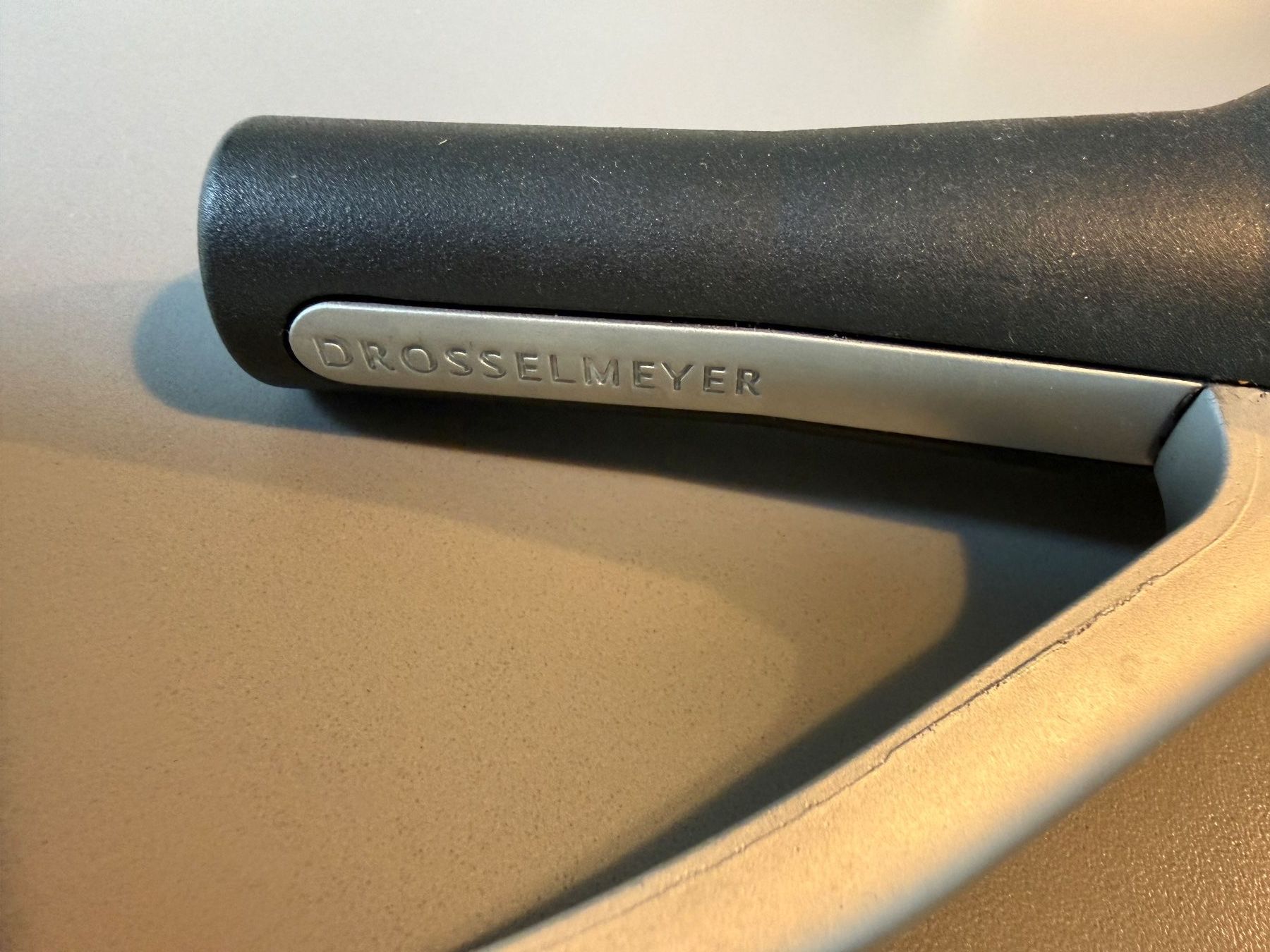 Appareils de cuisine: Drosselmeyer Nussknacker - Robust und Effizient – D'occasion à Bonstetten par Goodbuy1 2