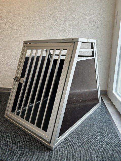Gabbie, trasporto & Sicurezza: Hundebox / Transportbox mit Notausstieg – Usato da Inwil venduto da nalusurf