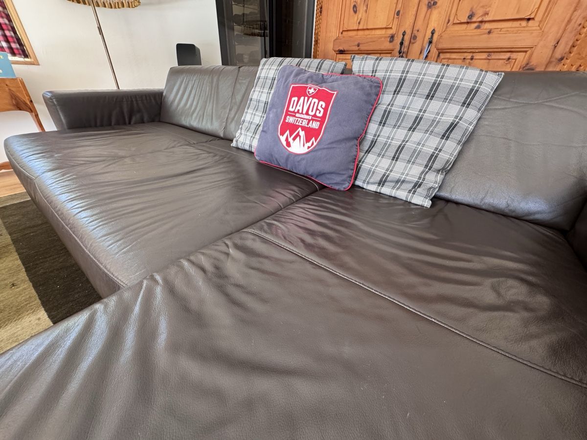 Micasa Sofas: Ausziehbares Ecksofa Leder dunkelbraun – D'occasion à Langnau am Albis par James126 1