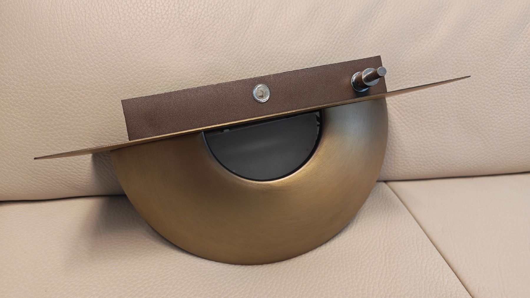 Lampade: Brushed gold metal dimmable wall lamp 80W – Usato da Büsserach venduto da mis_fg52 7
