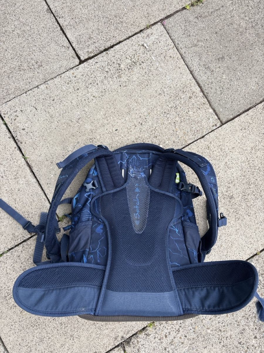 Satch Zaini: Rucksack Satch blau gemustert mit Gebrauchsspuren – Usato da Zürich venduto da Fuxion 1