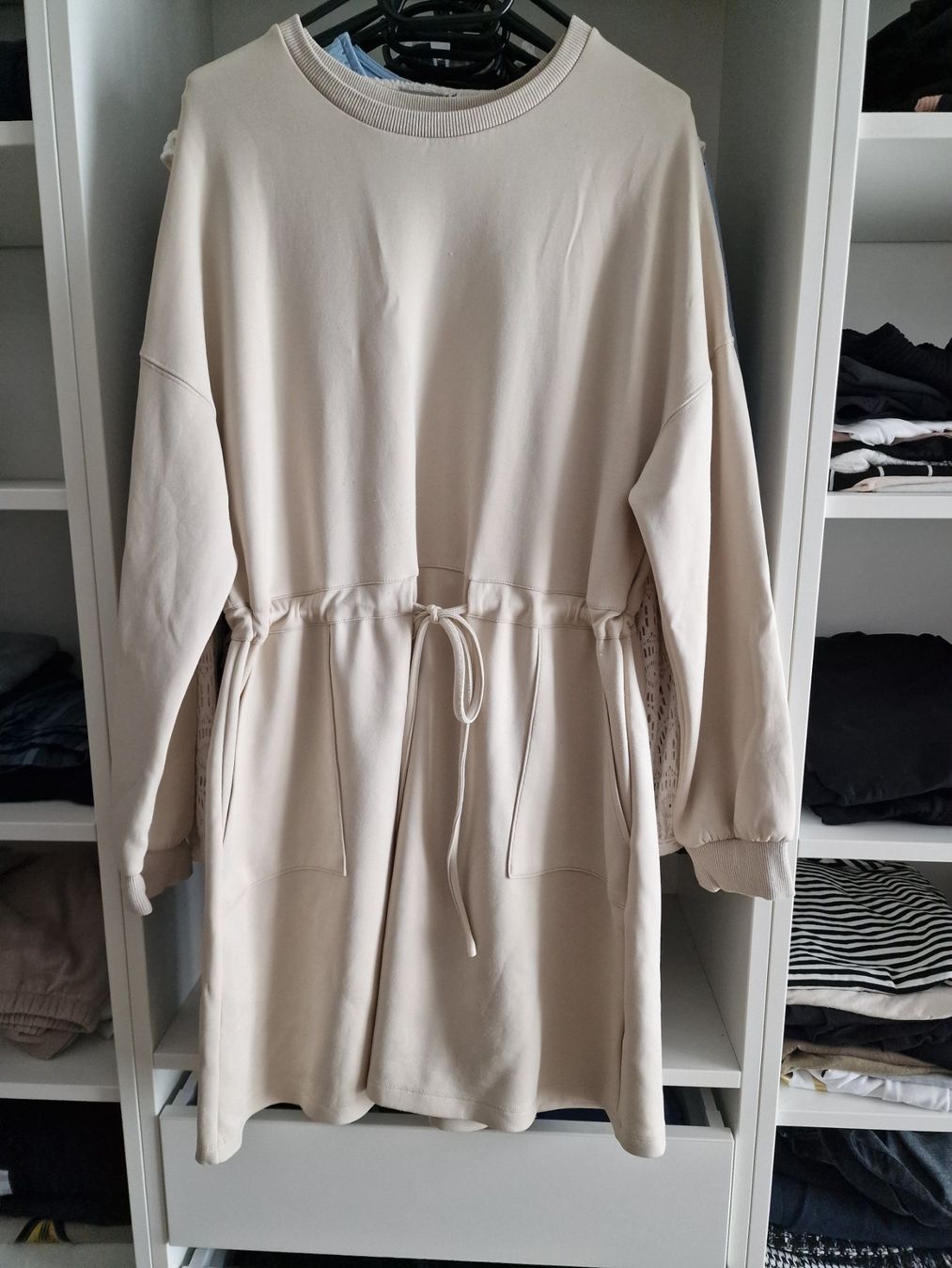 Maglioni & Felpe: Hoodie About You – Usato da Altishausen venduto da ter_58nj
