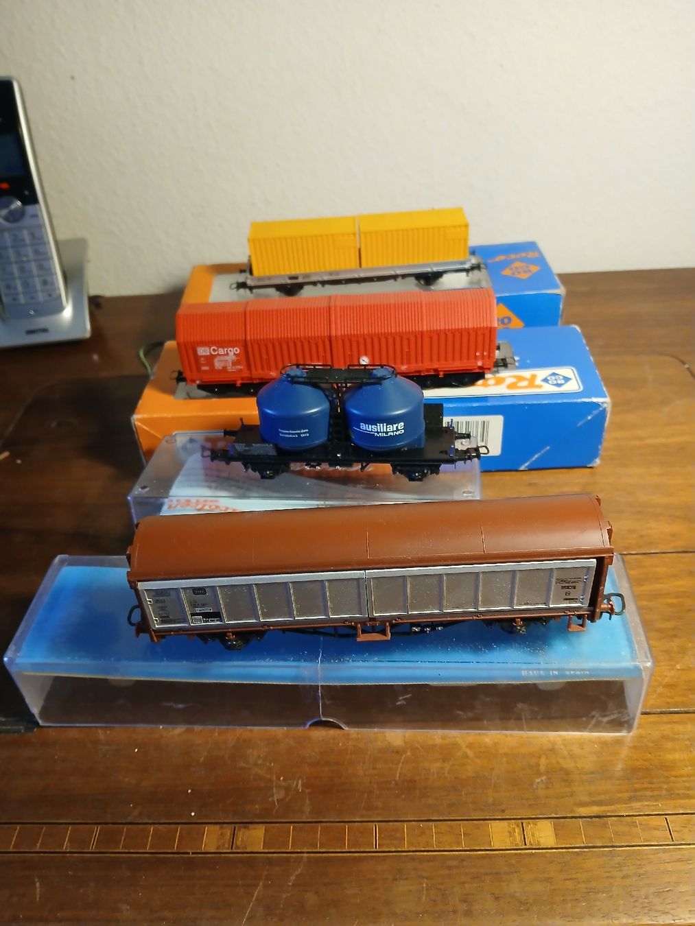 Roco Modelleisenbahnen: 2 Roco und 2 Electrotren Güterwagen – Gebraucht aus Luterbach von trixexpresso 1
