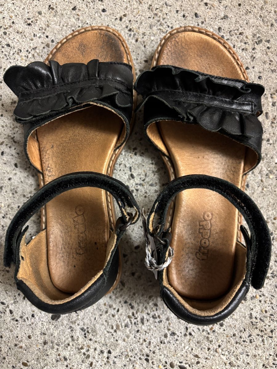 Froddo Chaussures filles: Froddo Sandale Mädels, Grösse 31 – D'occasion à Büren an der Aare par Nikito2001 2