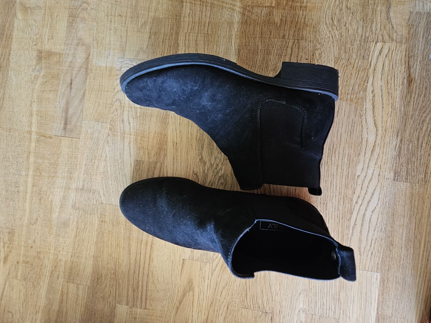 Scarpe da donna: Schuhe (Stiefeln) – Usato da Emmenbrücke venduto da Bluberli