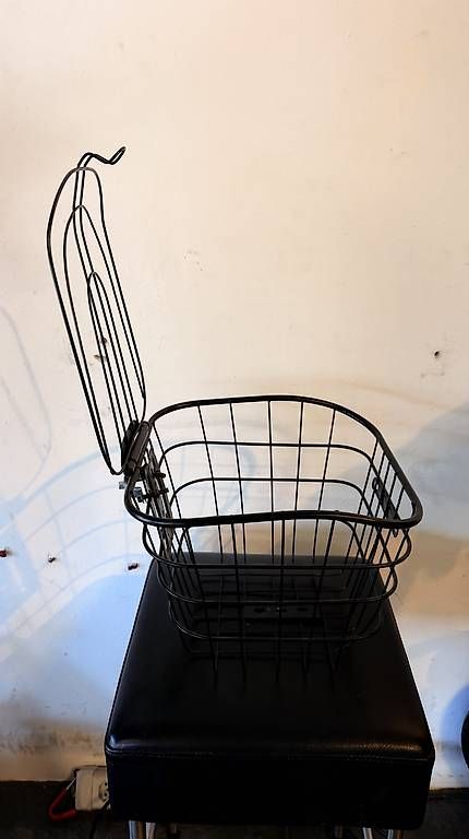 Altro in Decorazioni & Accessori: Motorrad Heckbox aus Metall  – Usato da Unterseen venduto da beE-Scooter 4