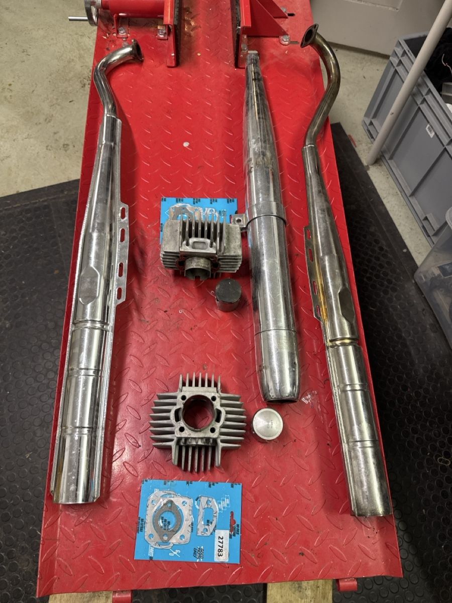 Puch Parti ricambio per ciclomotori: Puch Maxi, E50, 70ccm, 45mm, Zigarre, Zylinder, Auspuff – Usato da Altnau venduto da 2TaktSyndikat