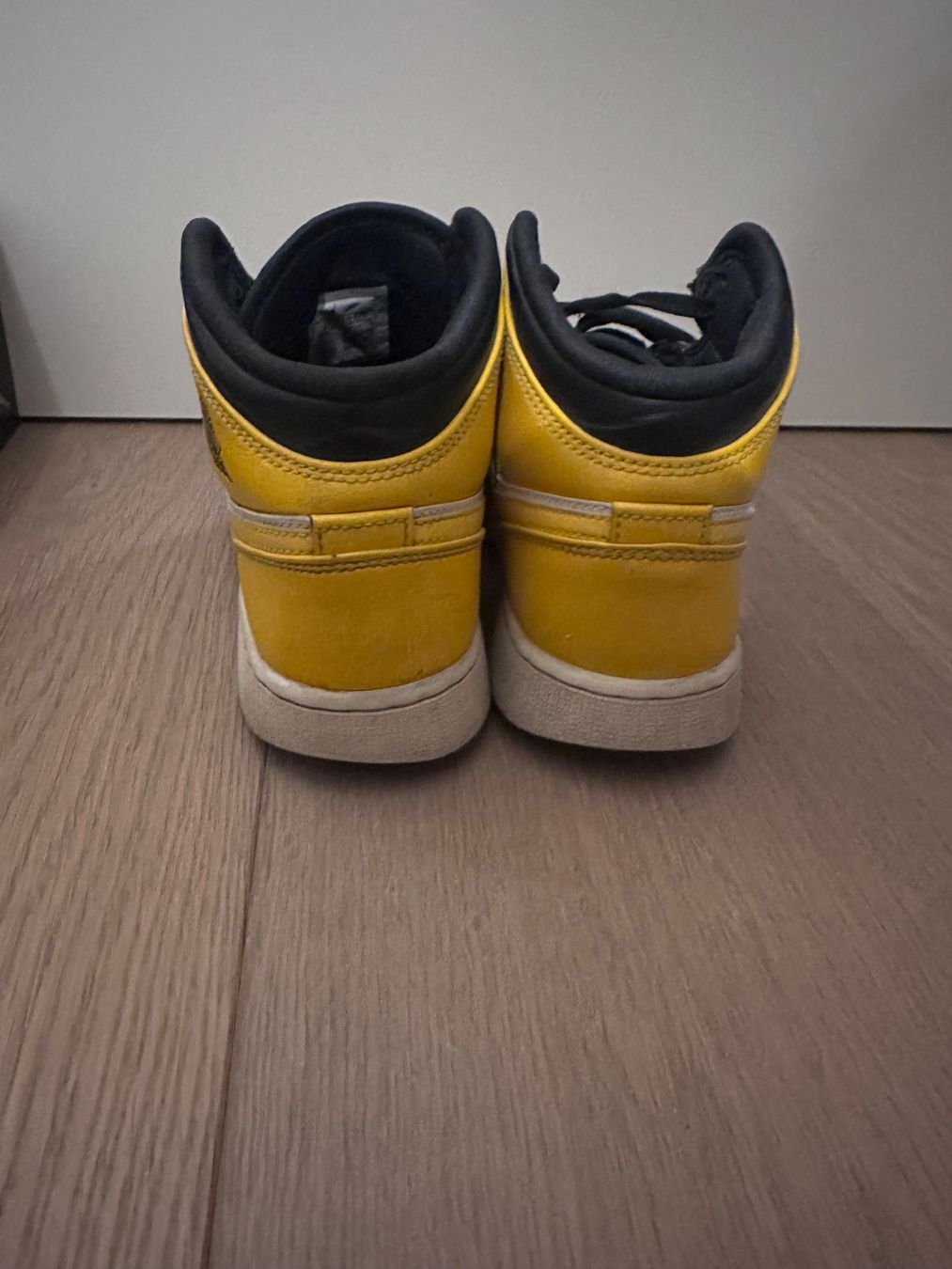 Jordan Scarpe da uomo: Nike Jordan Mid 1 – Usato da Schindellegi venduto da adb_5s8g 4