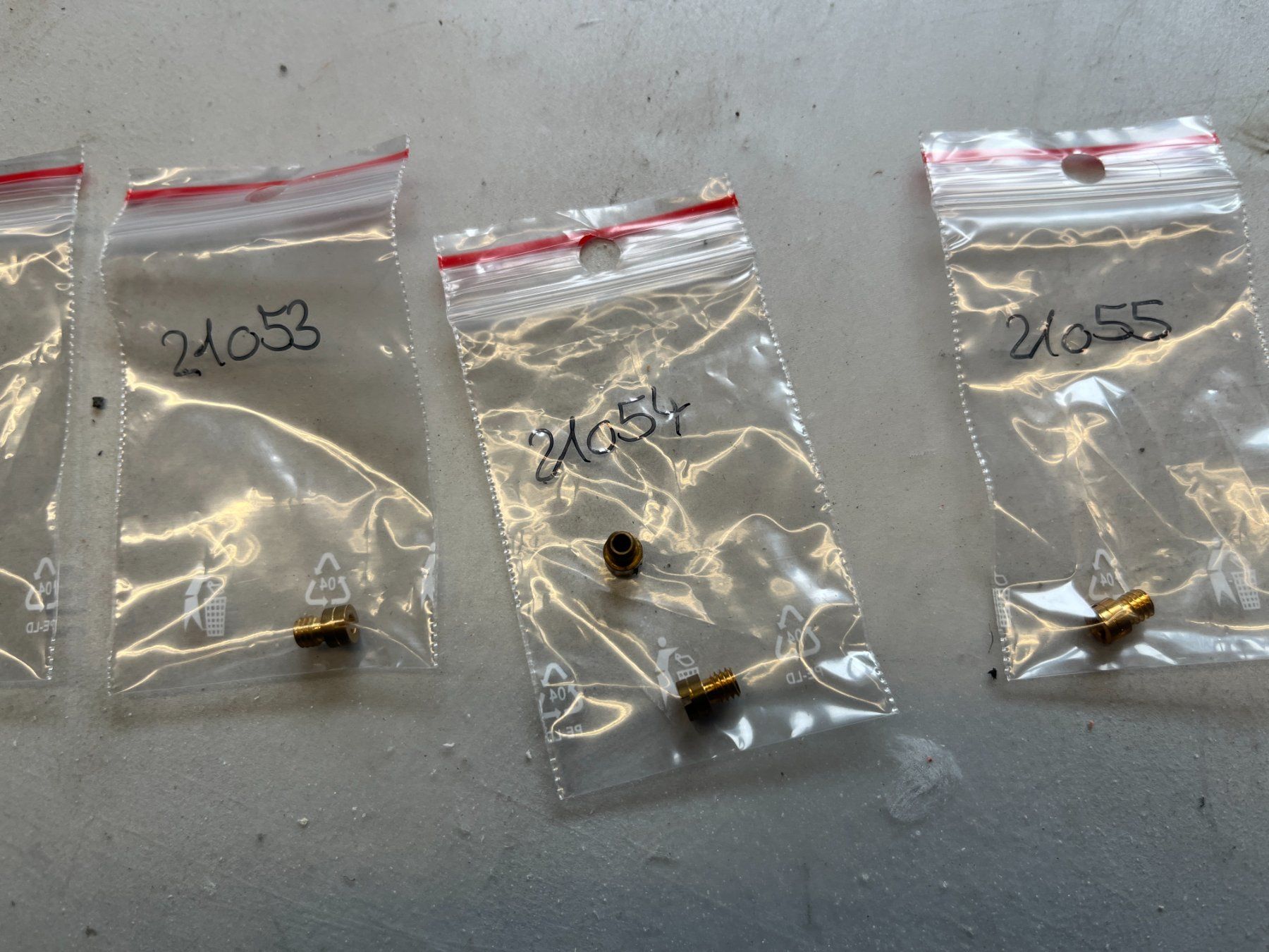 Bing Parti ricambio per ciclomotori: Düse Bing 4mm/Gr. 70 – Usato da Turbenthal venduto da Atusa 3