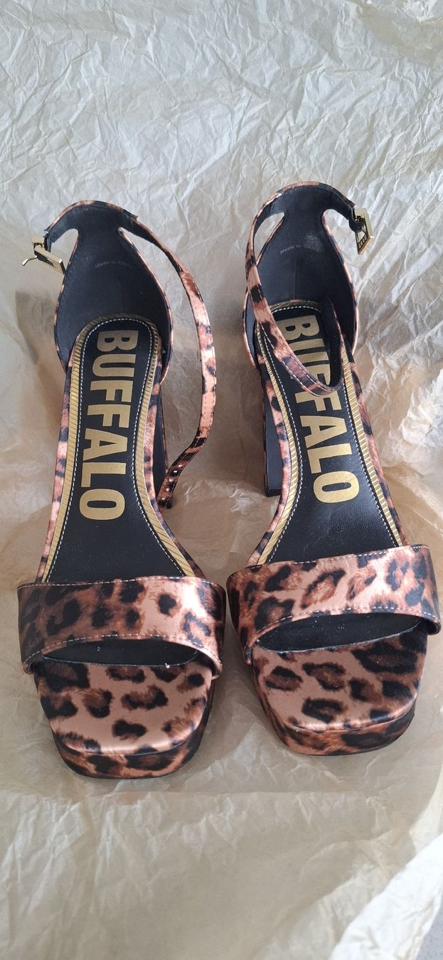 Buffalo Scarpe da donna: Highheels mit Leopardenmuster – Nuovo (secondo la descrizione) da Lenzburg venduto da eva_p2z8 1