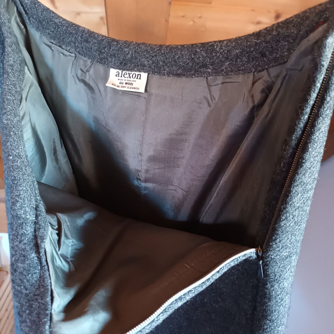 Gonne: Jupe pure Wool    Made in England – Usato da Bäretswil venduto da ricoric 3