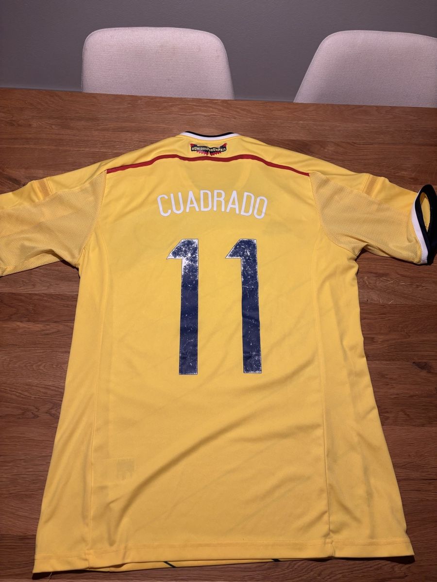 Maillots de corps & Pantalons: Kolumbien Trikot – D'occasion à Oberwil-Lieli par kev_vm5v 2