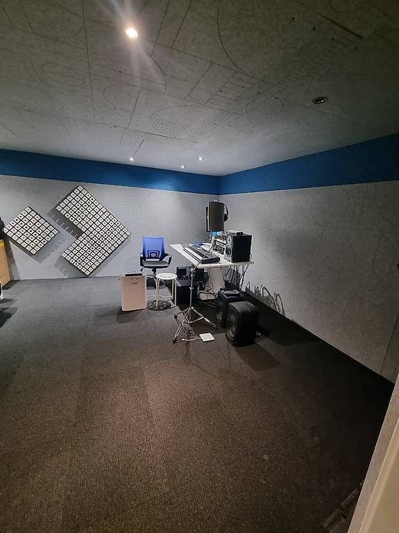 Strumenti musicali: Pro Recording Studio Bundle - Mac Pro, UAD Apollo, Dynaudio. – Usato da neuenhof venduto da Alprabi 1