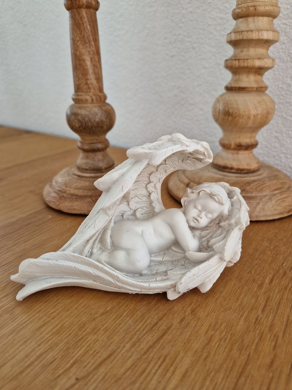 Statuette: Engel schlafend,grosse Engelsflügel – Usato da Siblingen venduto da Vany_McDougall