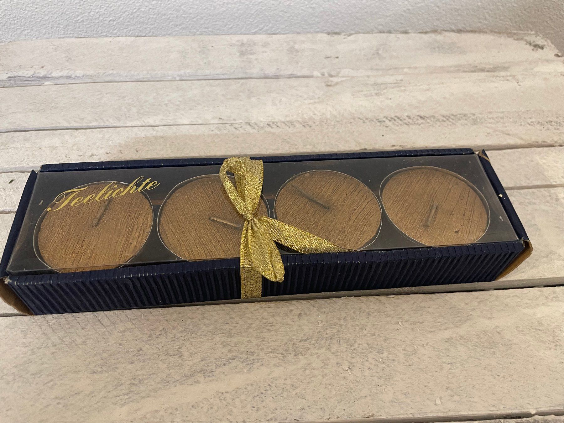 Candele: Edles 4er-Set braune Teelichter in Geschenkbox - NEU – Nuovo e nell'imballaggio originale da Embrach venduto da pifu_gmbh