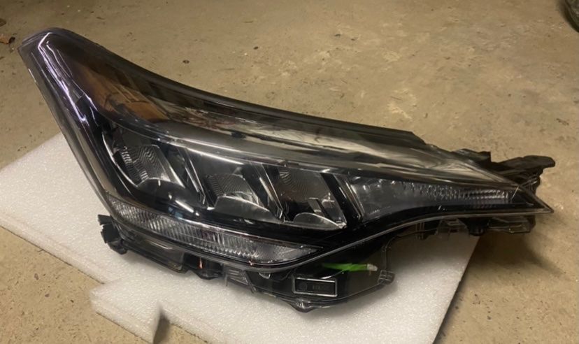 Fari: Scheinwerfer Toyota C-HR – Usato da thun venduto da vagabunde 1