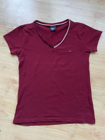 T-Shirt Tommy Hilfiger, dunkelrot, Grösse M, neuwertig 