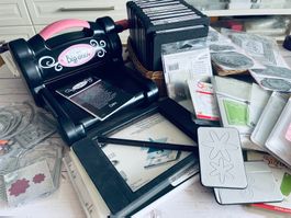 Sizzix Big Shot et très gros lot de dies et gaufrage